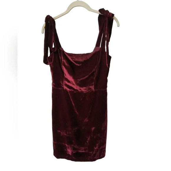 House of Harlow 1960 Burgundy Velvet Mini Dress with Shoulder Ties, S, NWT - Picture 12 of 12